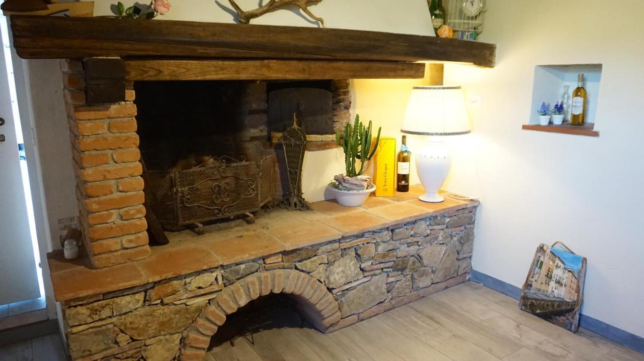 דירות לוקה Agriturismo Le Vallilunghe מראה חיצוני תמונה